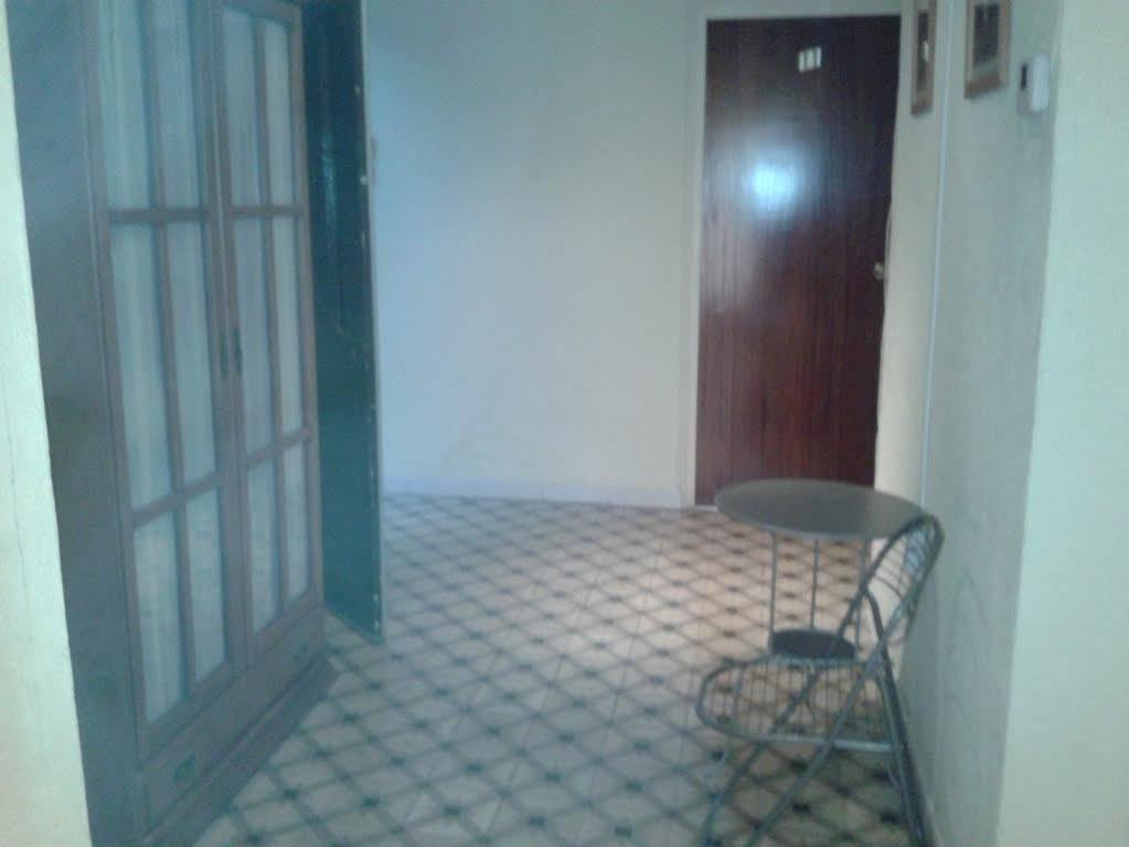 Hostal Santa Teresa Reus Exterior foto